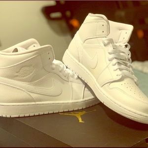 Air Jordan 1 Mid Triple White Size 12